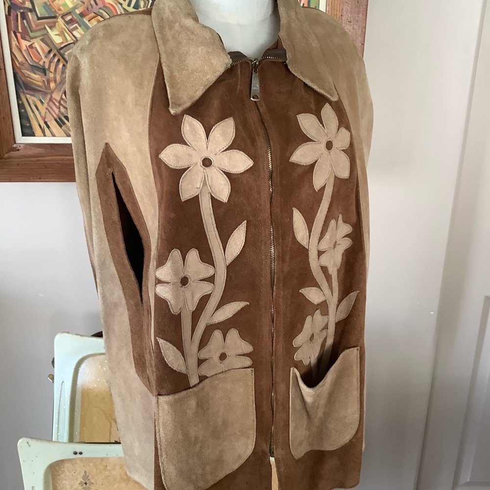 Vintage Suede Cape Woodstock Vibes 🌺 on Trend 🔥 - Picture 1 of 7